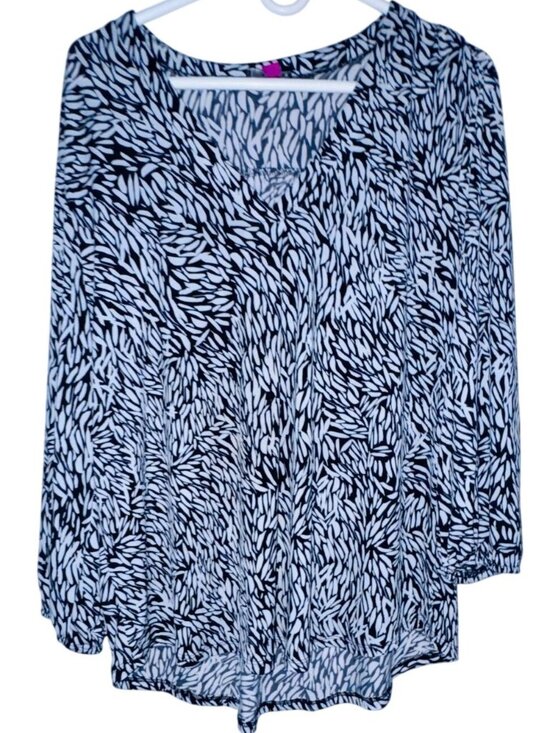 Vince Camuto Tops - Vince Camuto Black White Abstract Print Blouse Top Xl